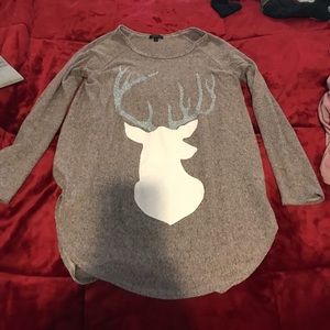 Medium quarter length sleeve shirt